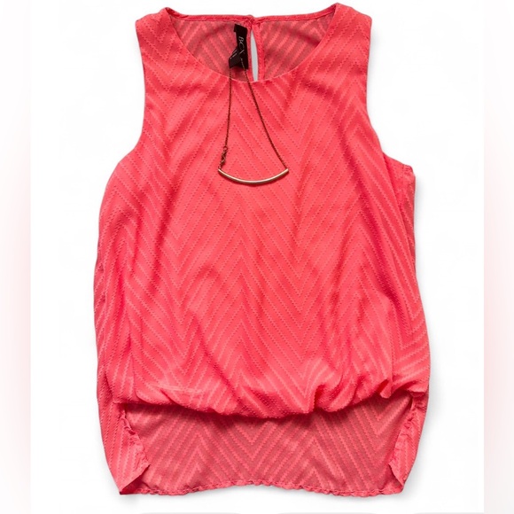 BCX Tops - BCX Coral Pink Sleeveless Blouse Clip On Necklace